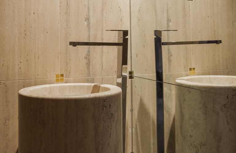 Lavat�rios e Paredes Travertino Silver 